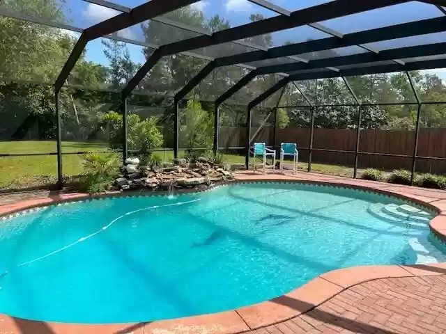 Peaceful Home 3 bed/2 bath, pool - Photo 3