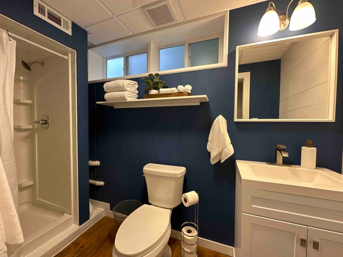 Spacious 1BR Near Downtown | Private Entry & Laundry - Photo 12