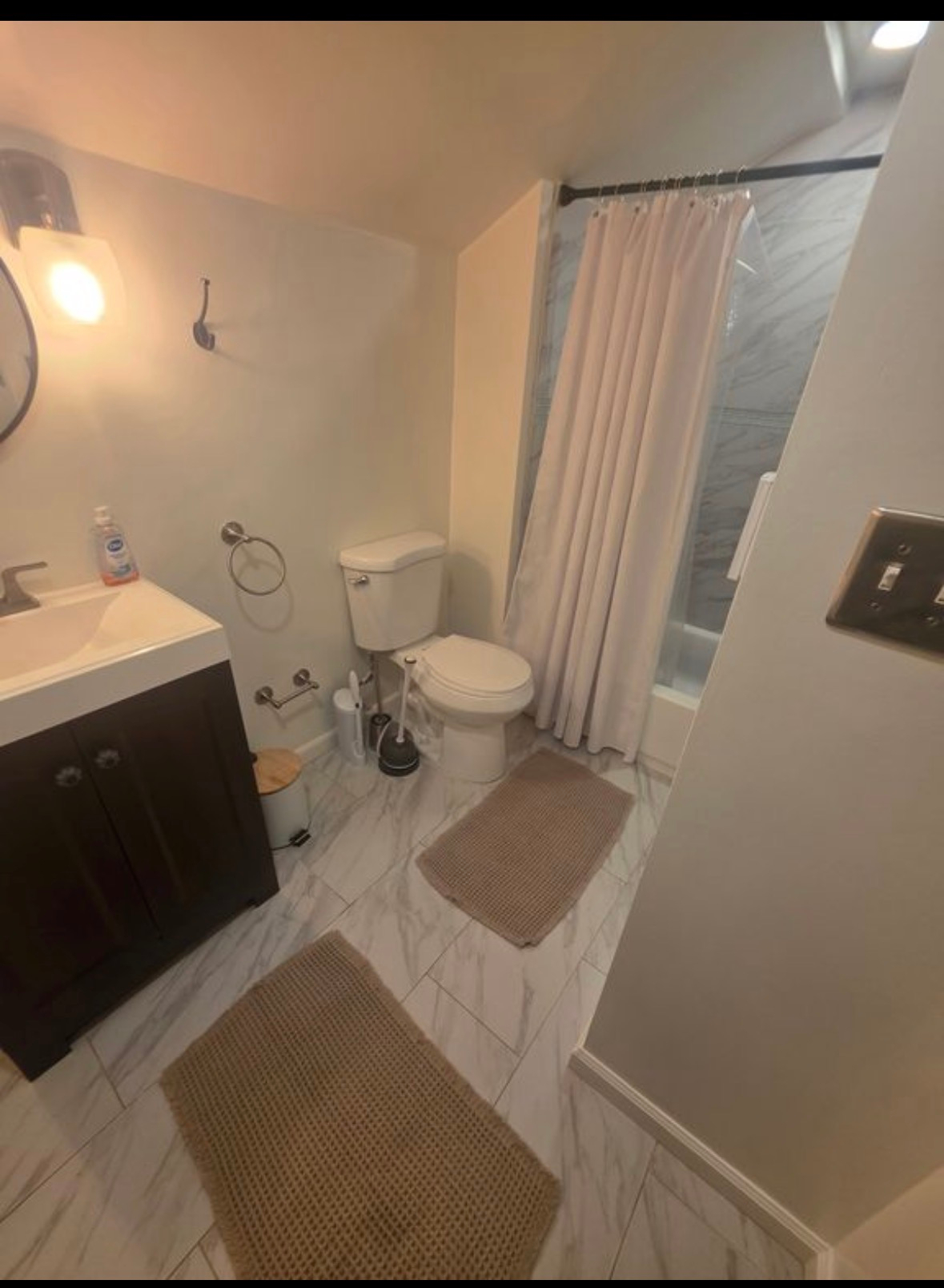 Spacious Furnished Private Suite Near DC - Utilities Included! - Photo 7