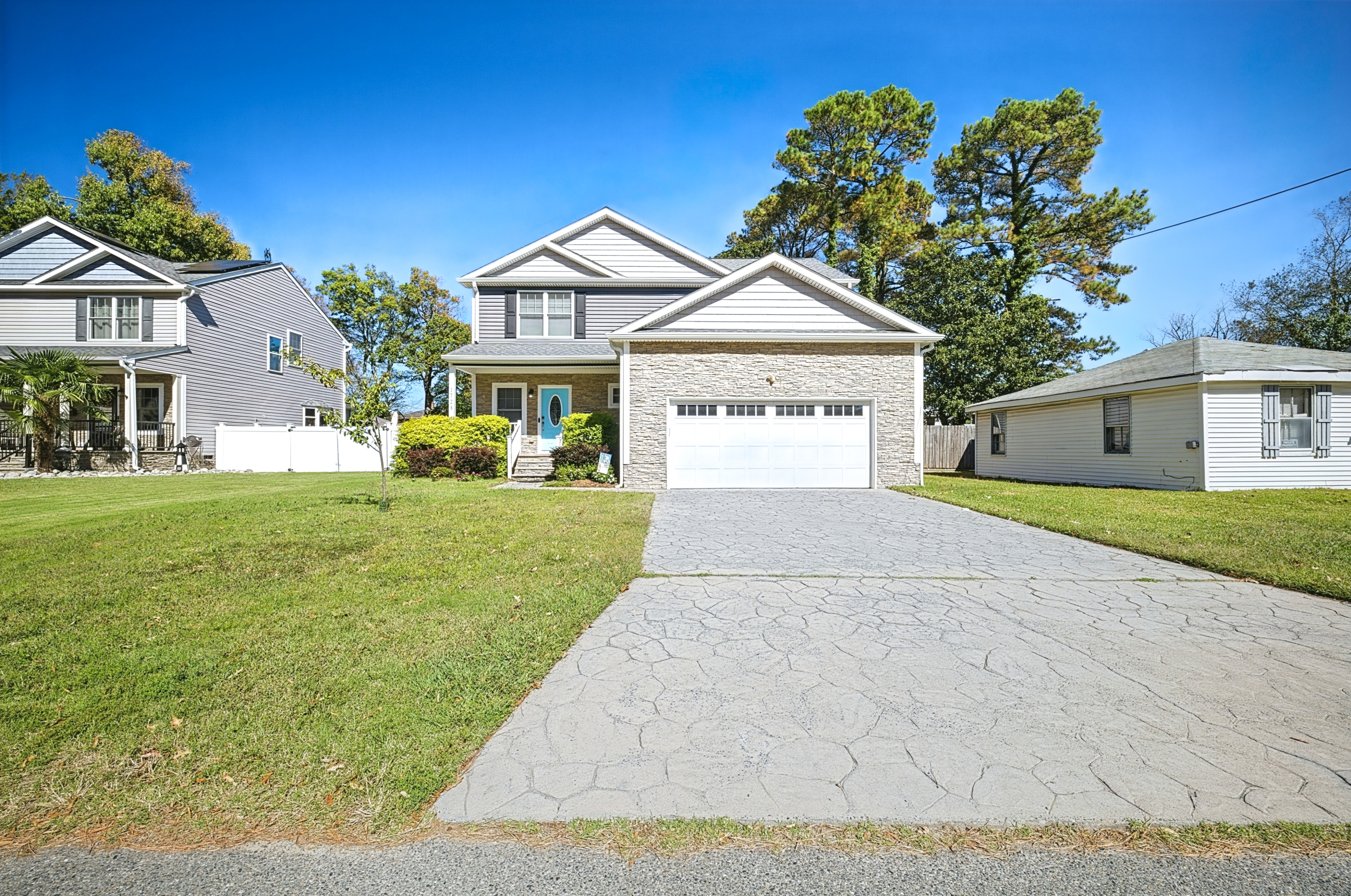 Seafoam Sanctuary: Live in Coastal Comfort & Walk to the Beach - Photo 3