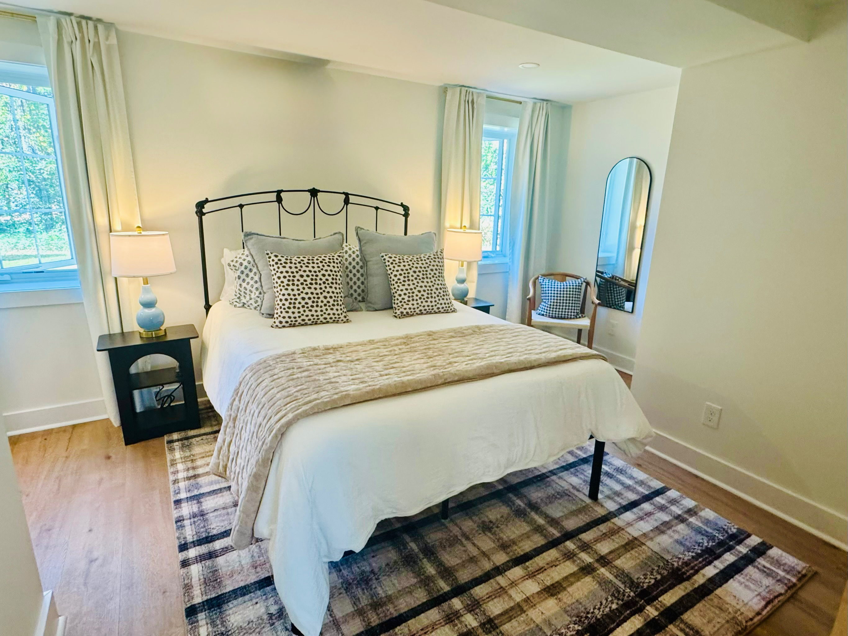 Beautifully Renovated Historic Carriage House Apartment Near UVA - Photo 4