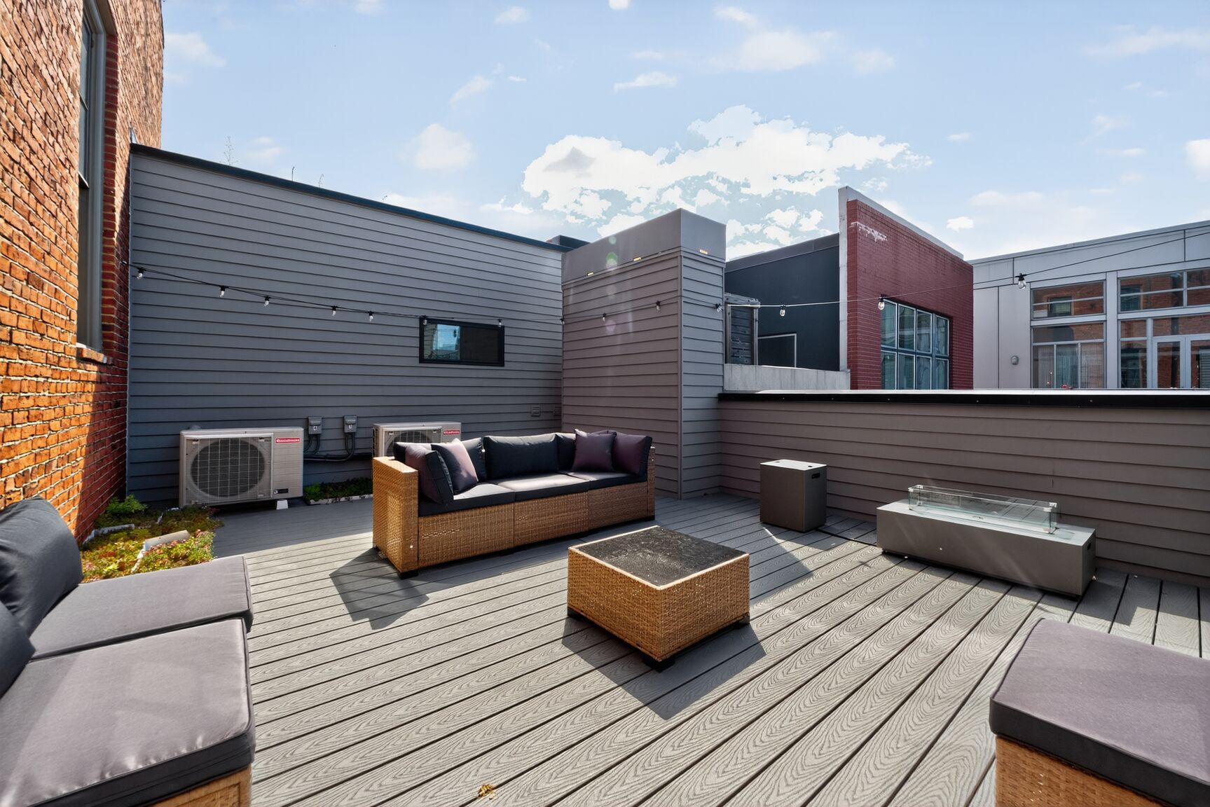 Logan Lofts Penthouse - Photo 3