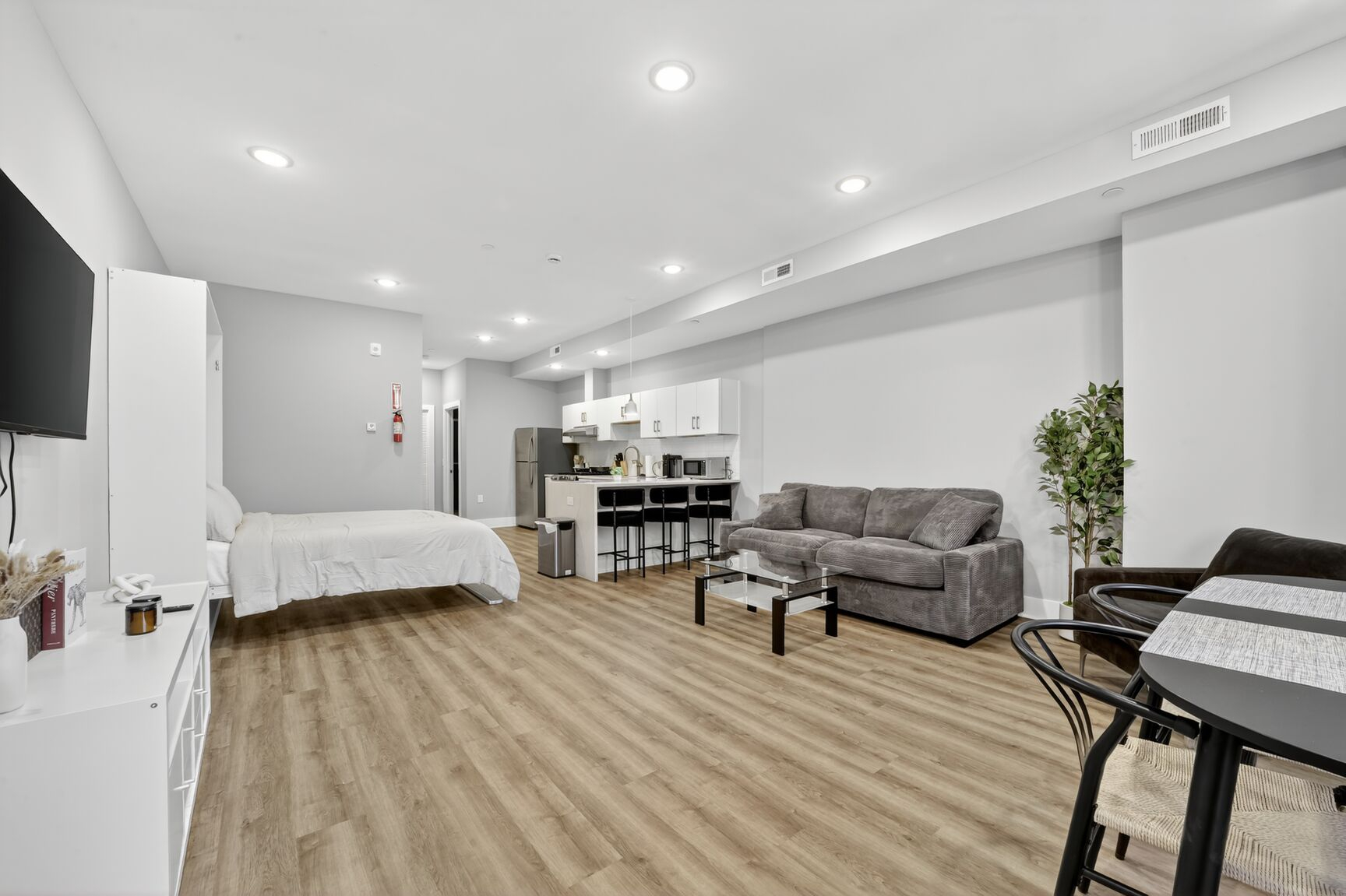 Logan Lofts Penthouse - Photo 3