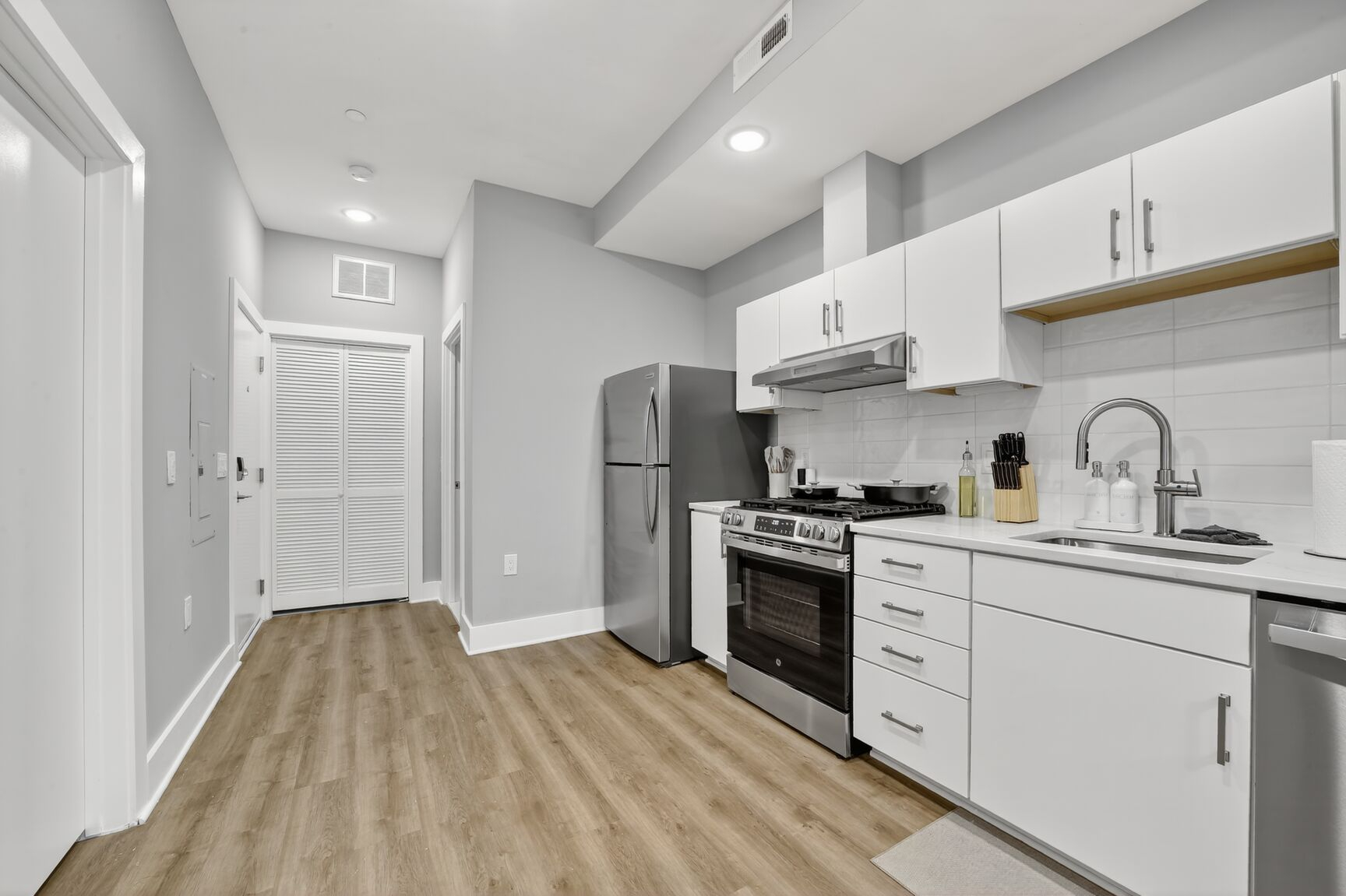 Logan Lofts Penthouse - Photo 11