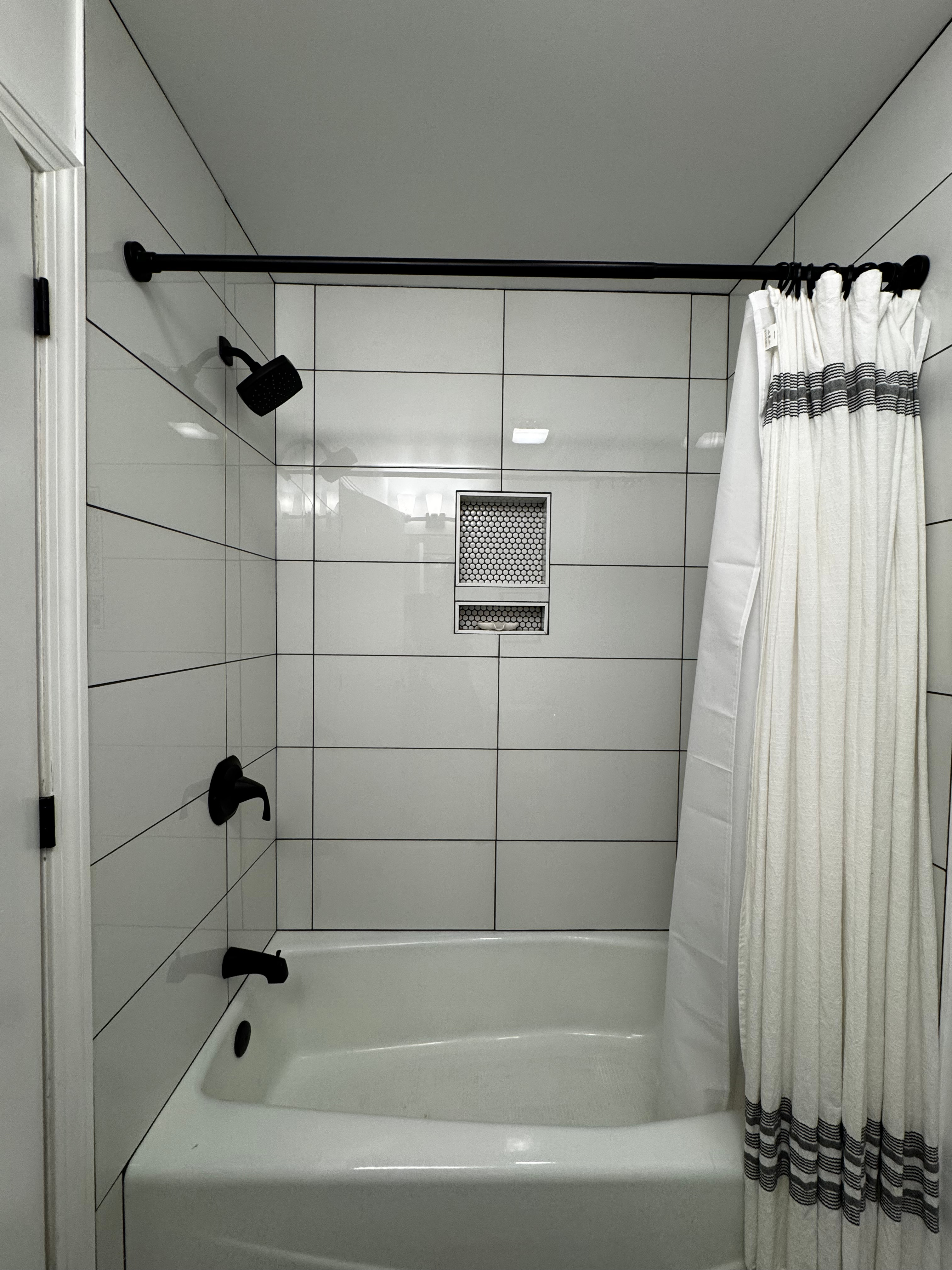 Ideal downtown location, walk everywhere. Perfect combination of convenience and privacy. - Photo 12