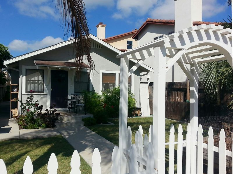 The Cottage at U-Heights - Photo 2