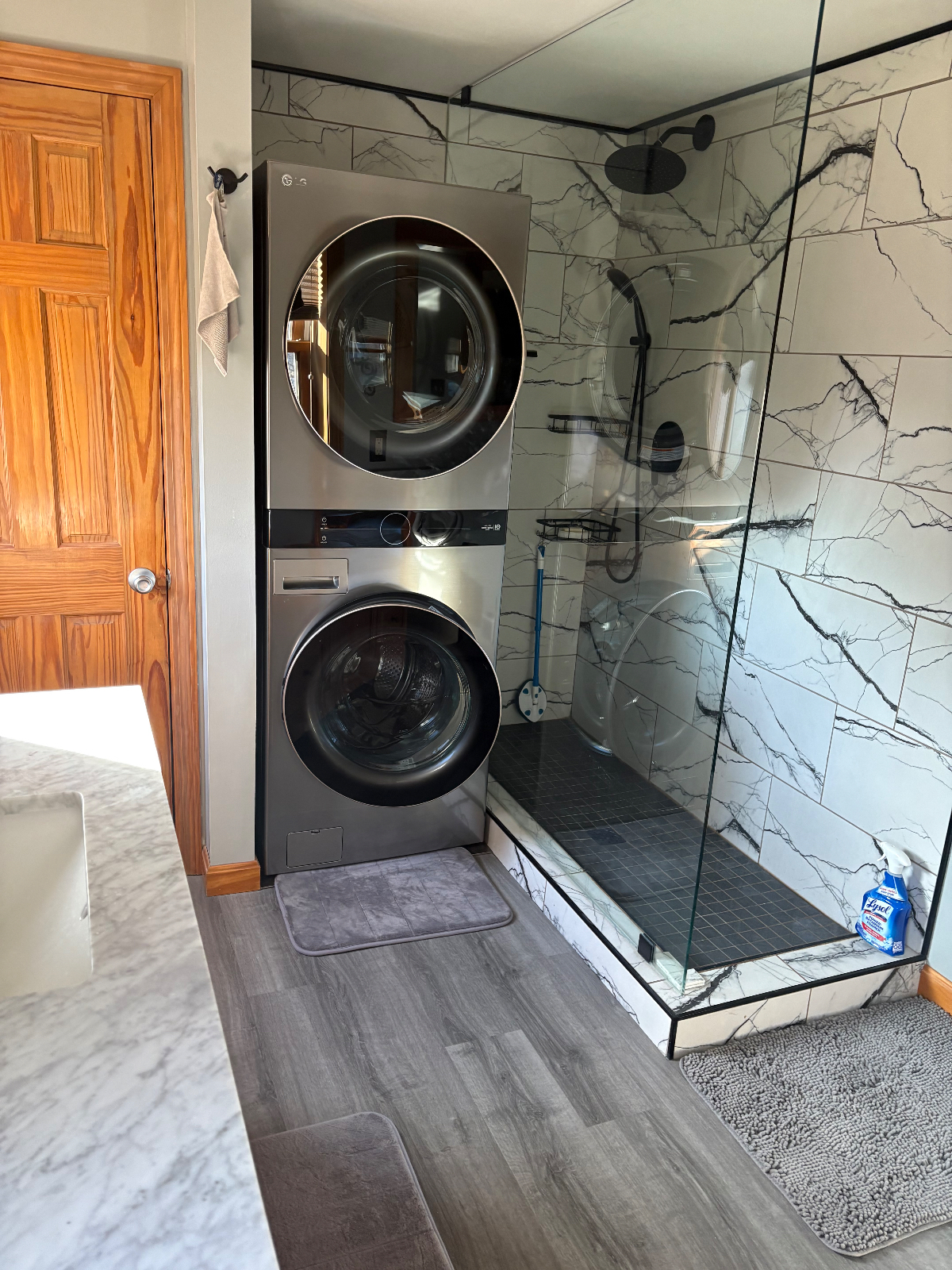 Private room with attached bathroom/laundry - Photo 5