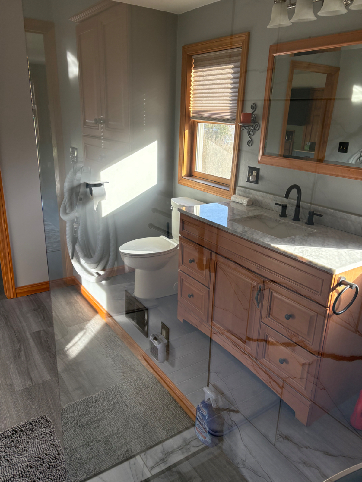 Private room with attached bathroom/laundry - Photo 7