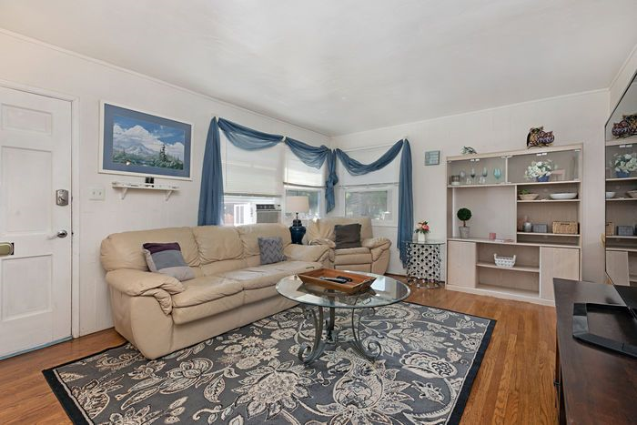 Beach Cottage - 1 bdrm - Photo 4