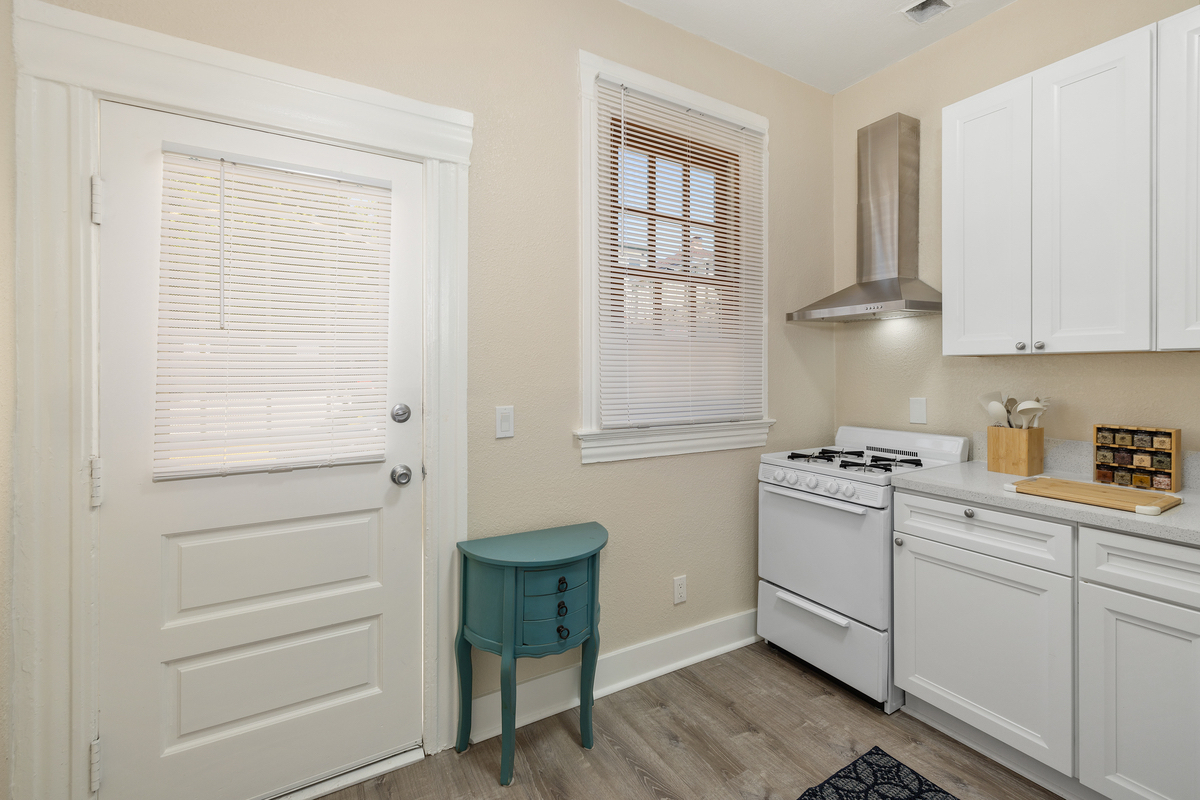 Unit 106 - Photo 2