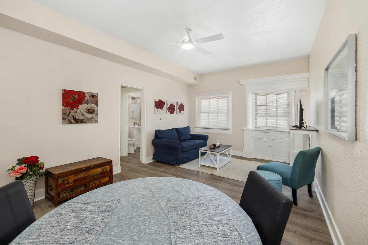 Unit 106 - Photo 4