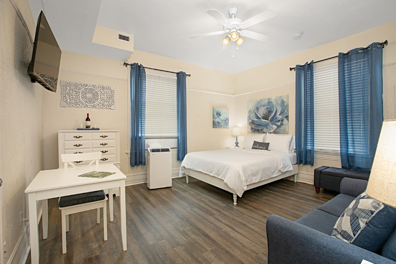 Unit 106 - Photo 3