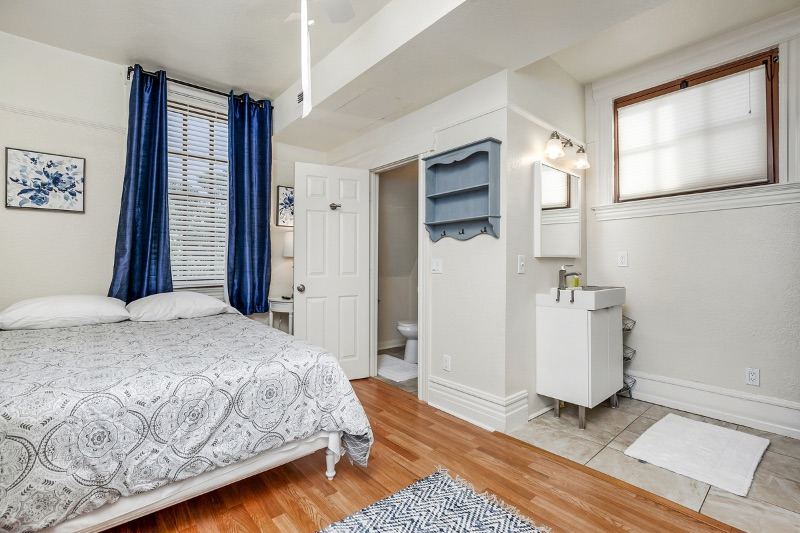 Unit 106 - Photo 2