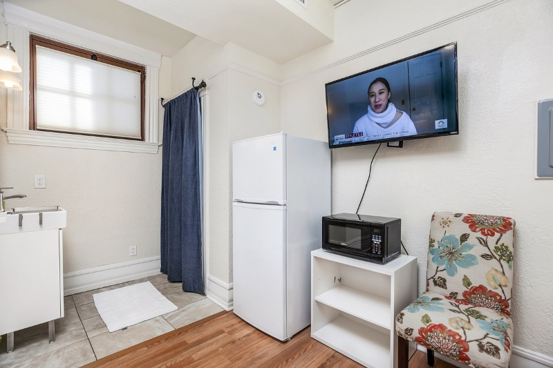 Unit 106 - Photo 3