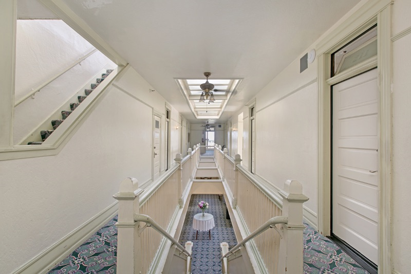 Unit 106 - Photo 4