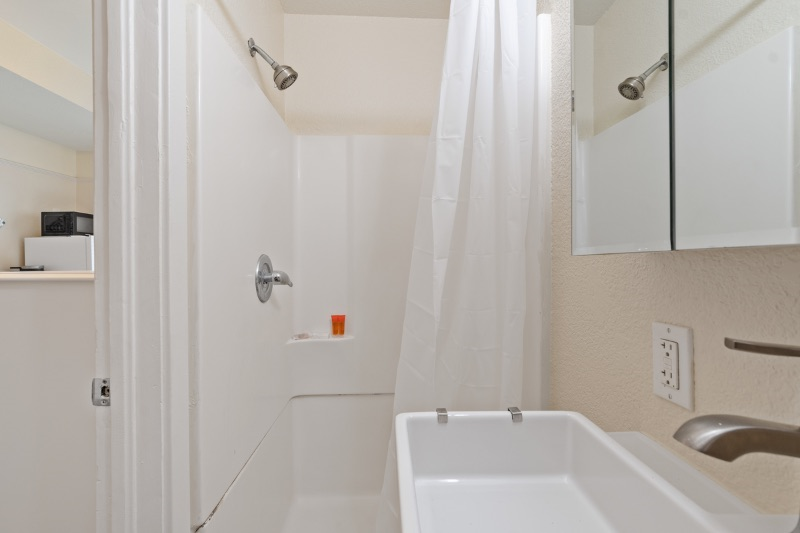 Unit 106 - Photo 5
