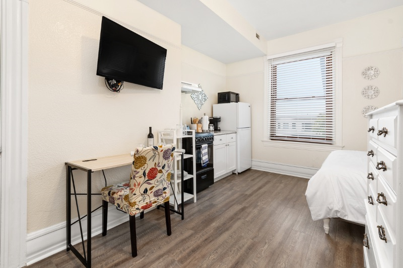 Rooms 102 106 107 108 109 110 202 204 2131 107
