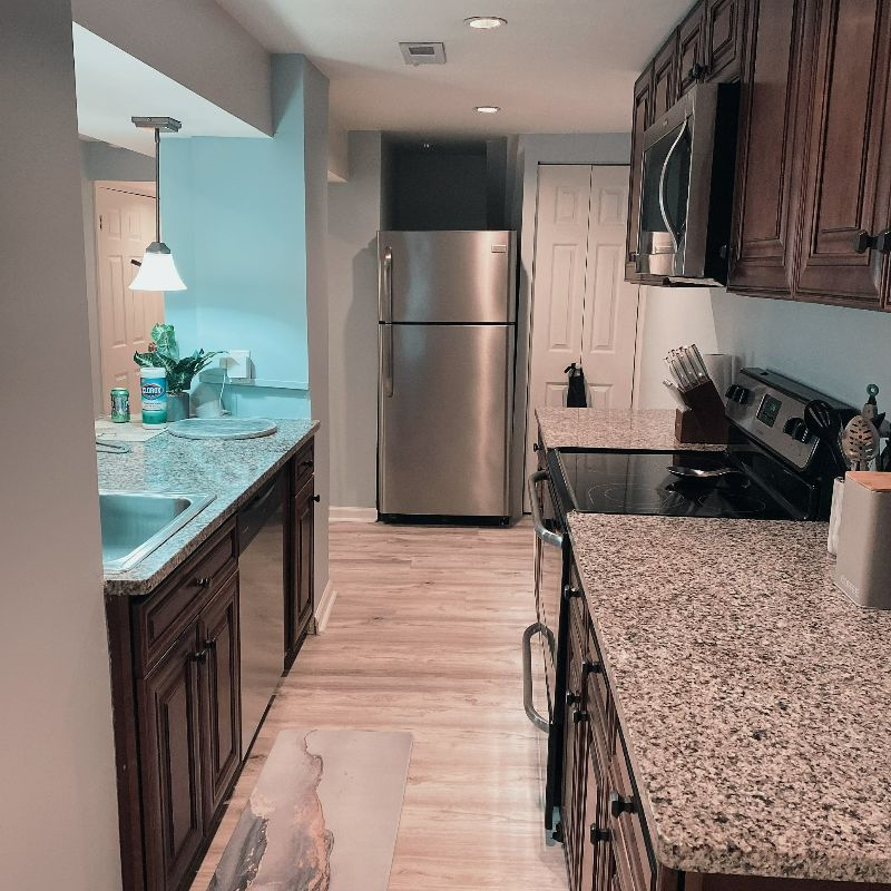 2022 4726 St NW - Renovated BSM Apt w/separate HVAC, unit, W/D - Photo 12