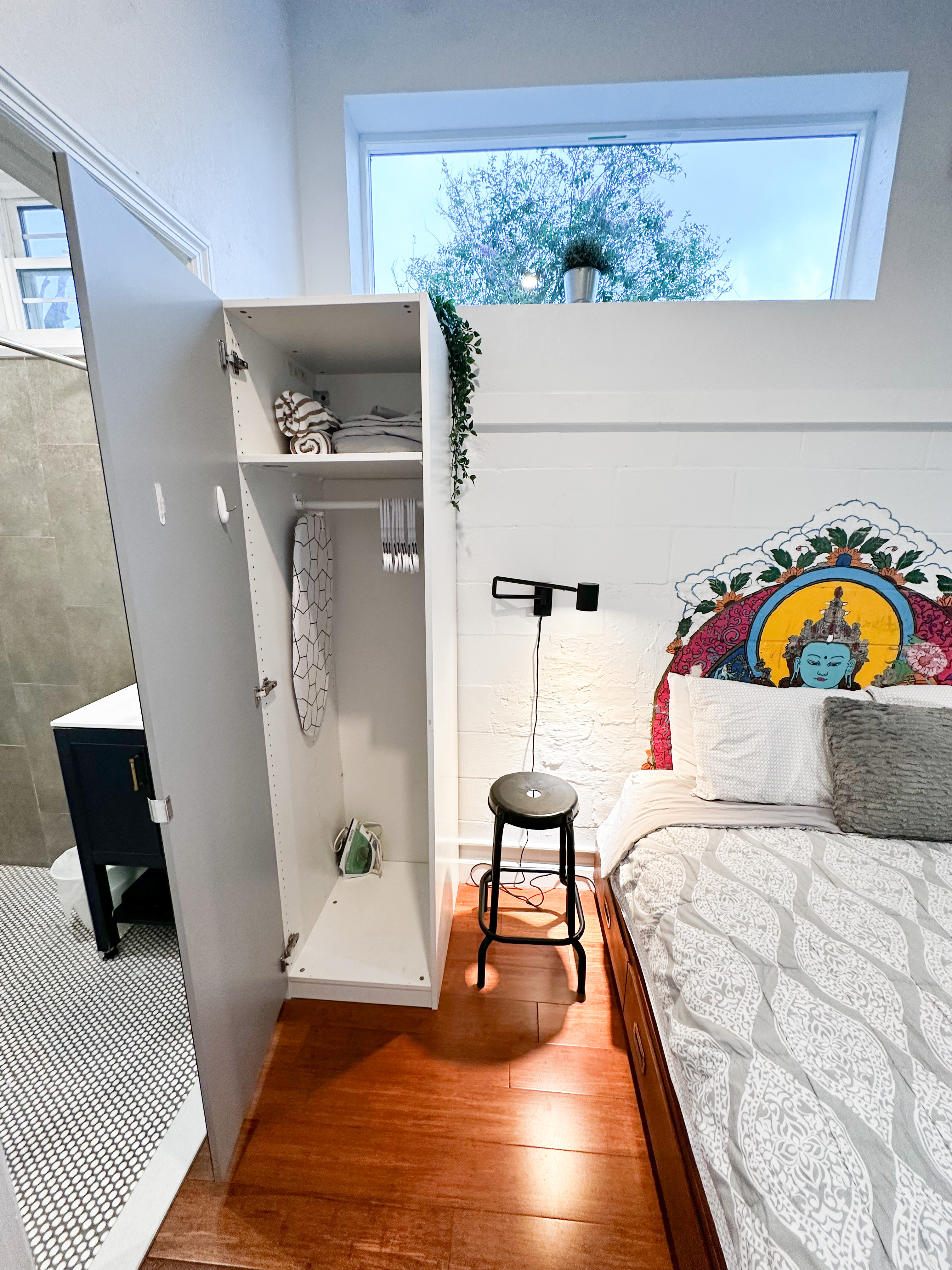 Adorable Modern Studio East, Clean, Comfy, near beach & downtown. - Photo 8