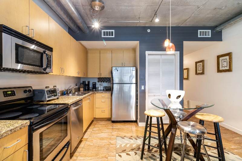 Furnished Upgraded Studio Condo - Photo 3