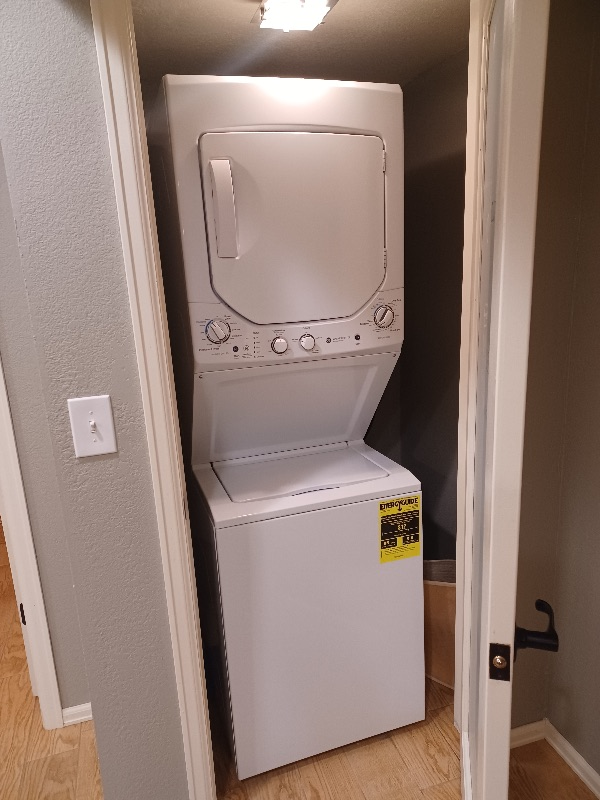 Peace Filled Basement Apartment with washer&dryer - Photo 12