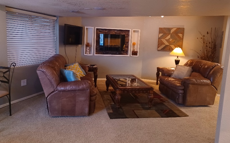 Peace Filled Basement Apartment with washer&dryer - Photo 5