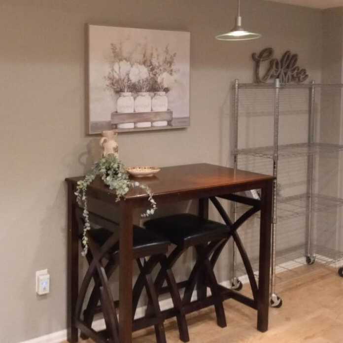 Peace Filled Basement Apartment with washer&dryer - Photo 11