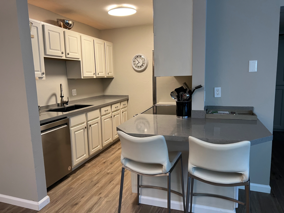 Perfect Location, Close to Everything - Large 2 Bedroom 2 Bath Condo in Mission Valley - Photo 5