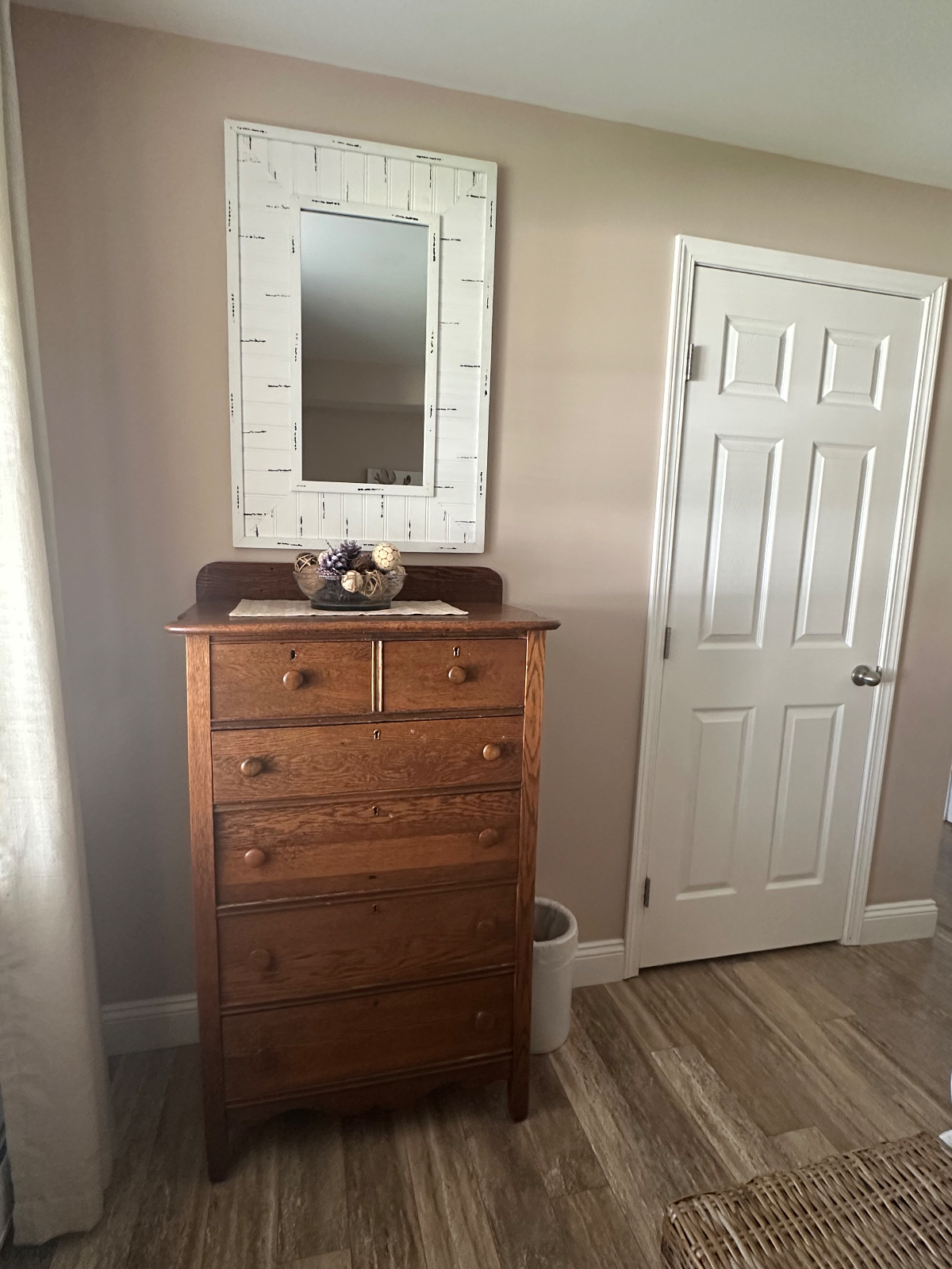 Spacious pet free 1 bedroom/1 bath - Photo 4