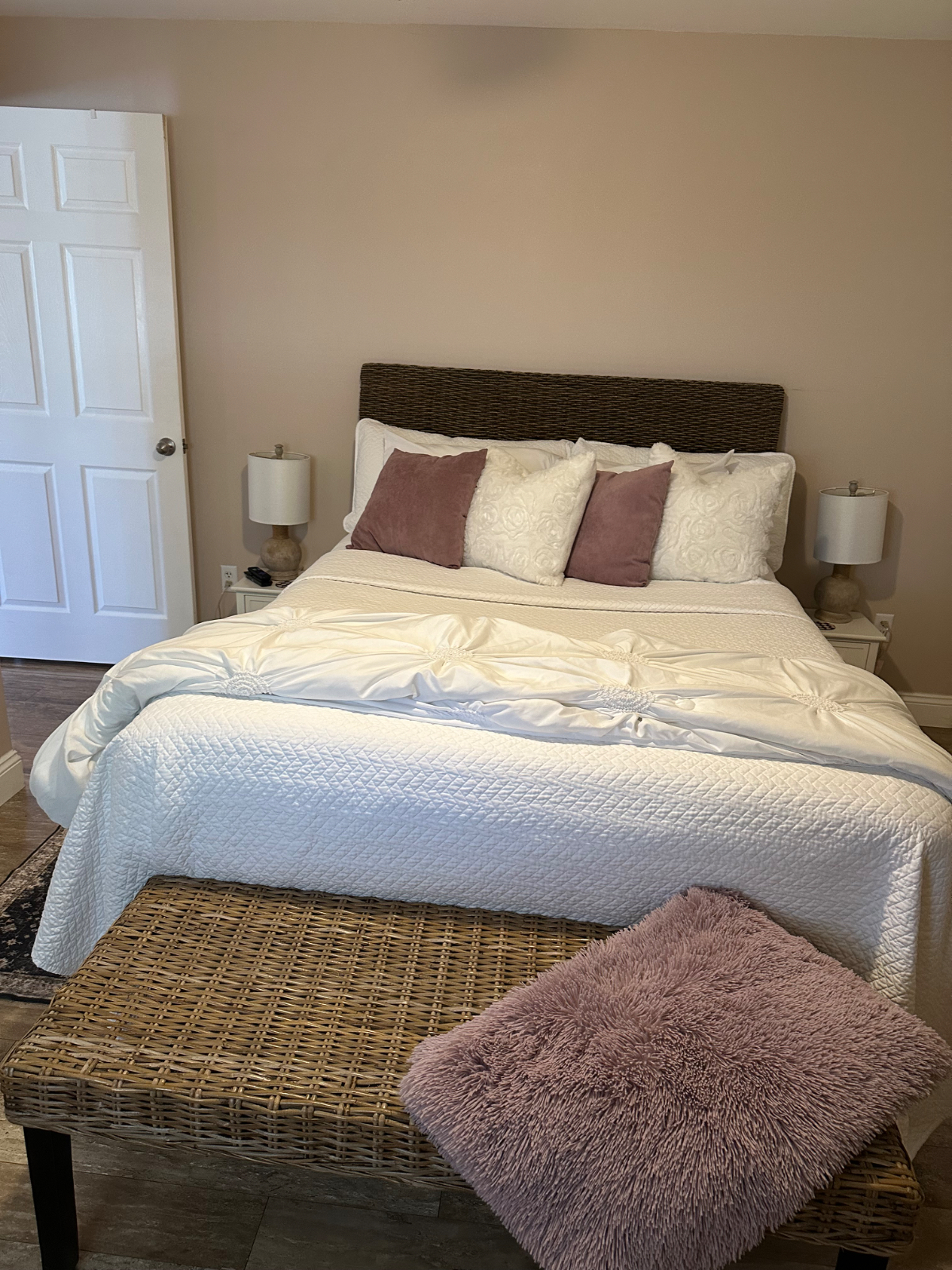 Spacious pet free 1 bedroom/1 bath - Photo 8
