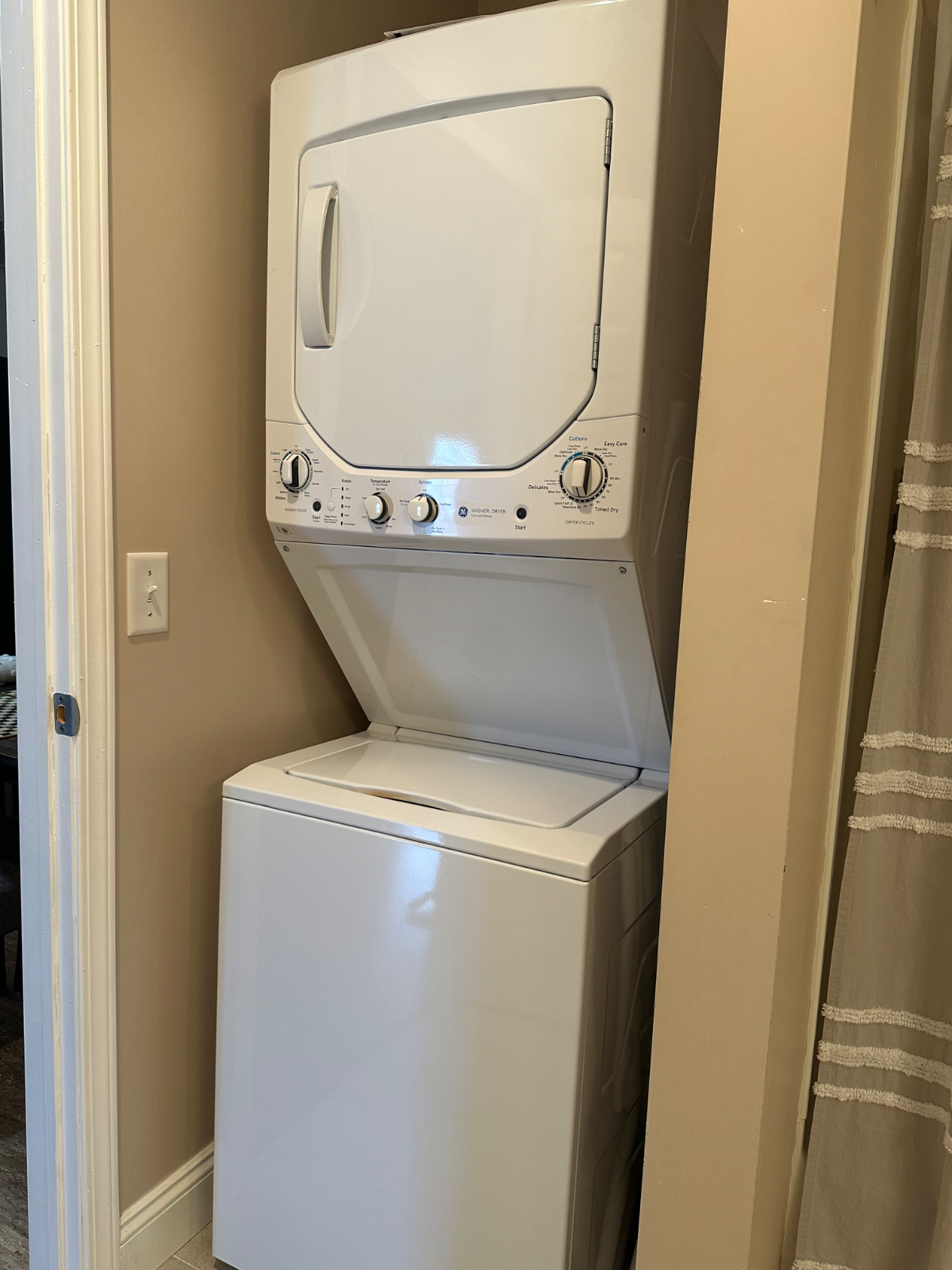 Spacious pet free 1 bedroom/1 bath - Photo 12