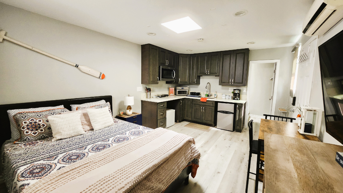 Charming Ocean Beach House - Blocks to the Beach! - Photo 1