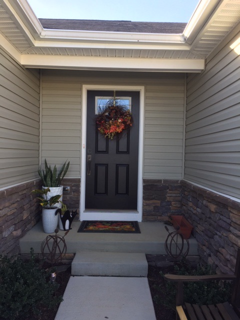 5 STAR -LARGE QUEEN RM W BATH & Semi-Private Entry - Photo 2