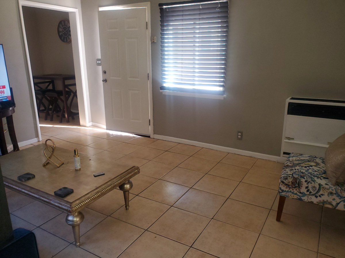 Recently renovated Guesthouse with W/D in the unit and an A/C unit. - Photo 5