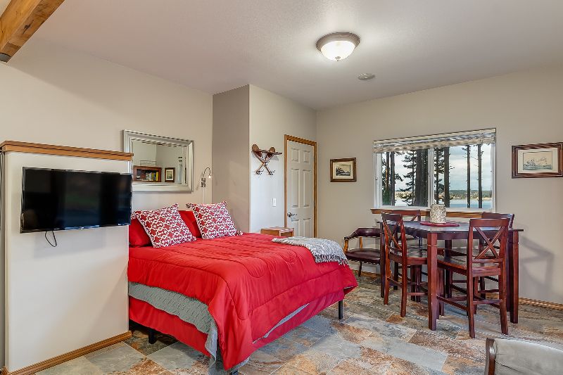 Private Suite 3-private bath & entrance-ocean view