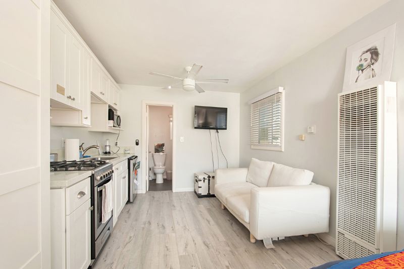 Studio On Quiet family Property Close to Bay and Beach - Photo 2