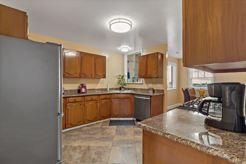 Modern 2BR W/ Garage/ Washer/Dryer - Photo 6