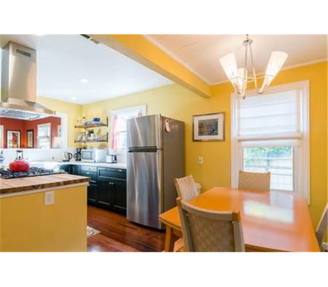 A recently remolded backyard cottage, located downtown, a short walk from to SJ convention center, near restaurants and public transit... - Photo 2