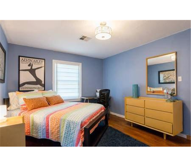 A recently remolded backyard cottage, located downtown, a short walk from to SJ convention center, near restaurants and public transit... - Photo 5