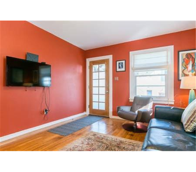 A recently remolded backyard cottage, located downtown, a short walk from to SJ convention center, near restaurants and public transit... - Photo 6