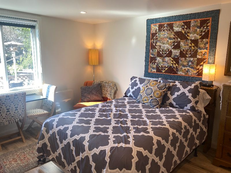 Sunset District Studio - Photo 1