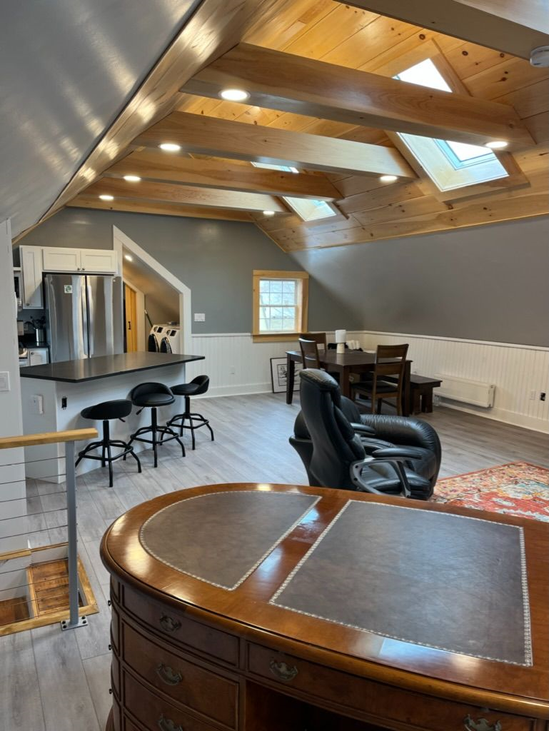 Luxury 1 Bed/1 bath Executive Suite