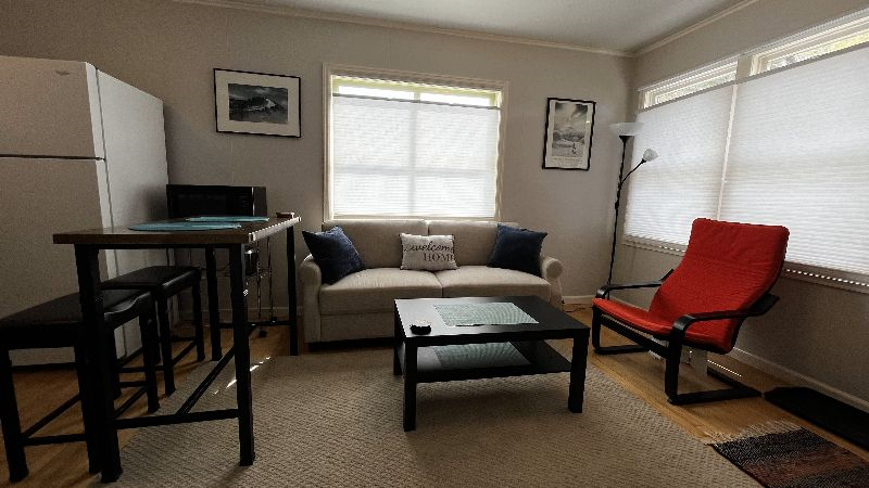 244 Private 2 bed/1 bath unit - Photo 4