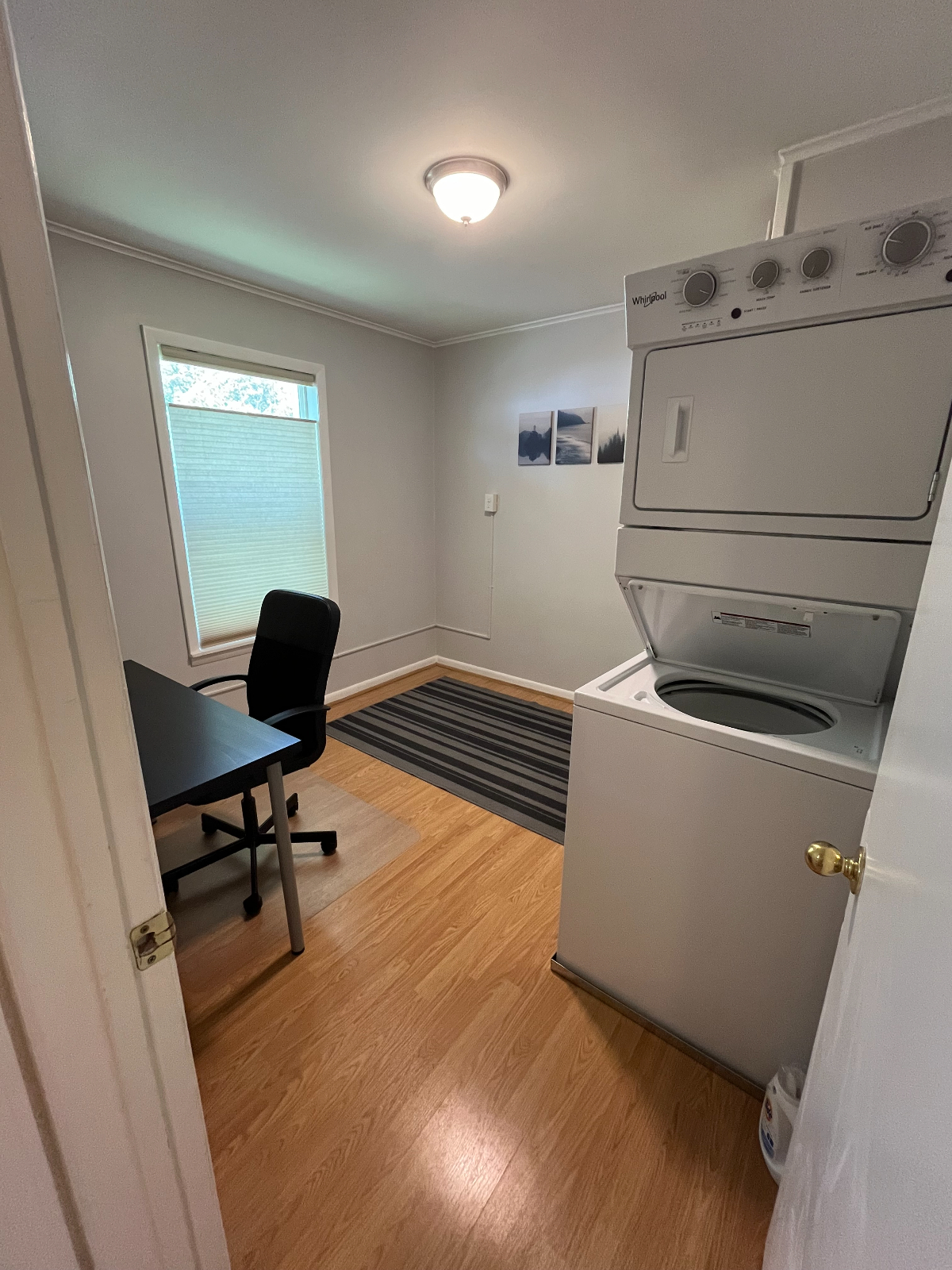 244 Private 2 bed/1 bath unit - Photo 8