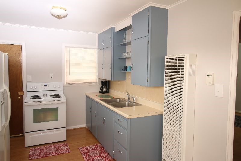244 Private 2 bed/1 bath unit - Photo 5