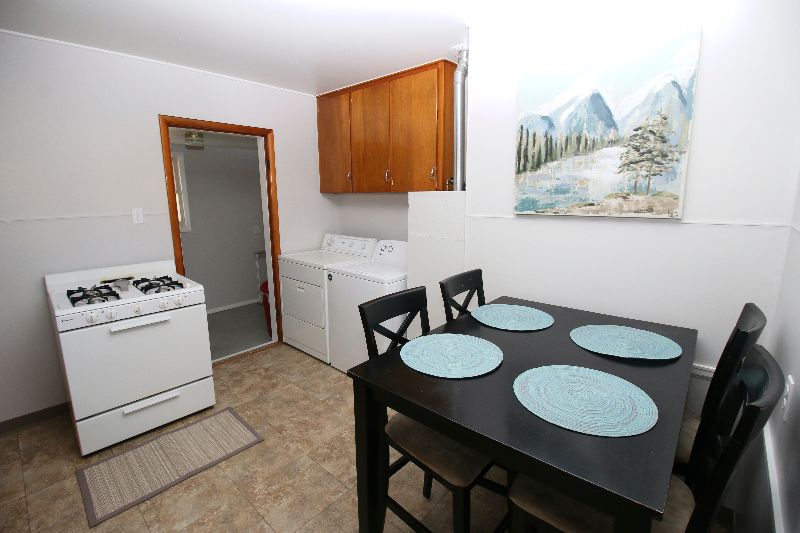 244 Private 2 bed/1 bath unit - Photo 5