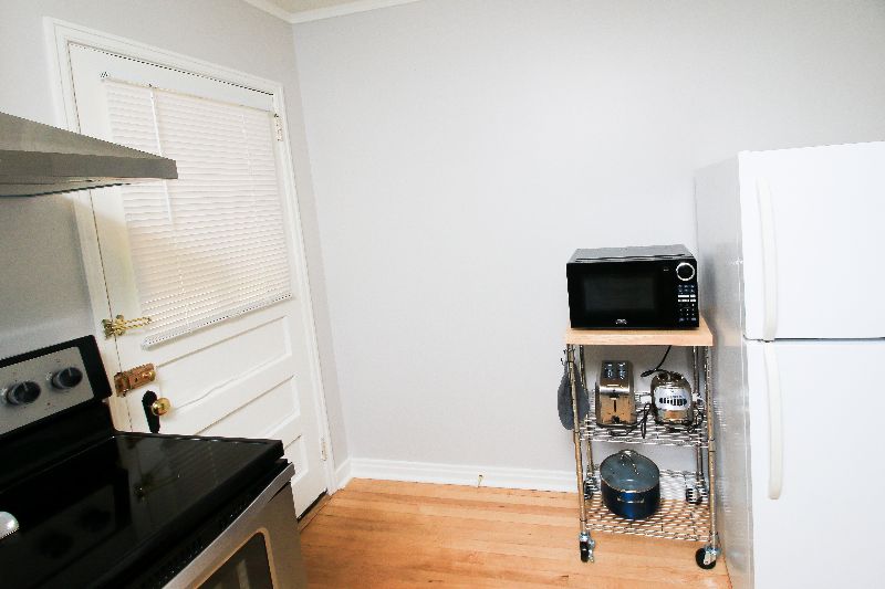 244 Private 2 bed/1 bath unit - Photo 4