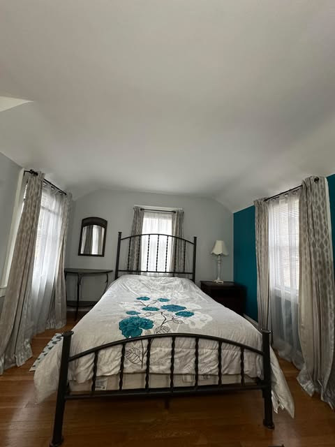 Private Suite w/ ensuite bath - 7 min. to hospital - Photo 2