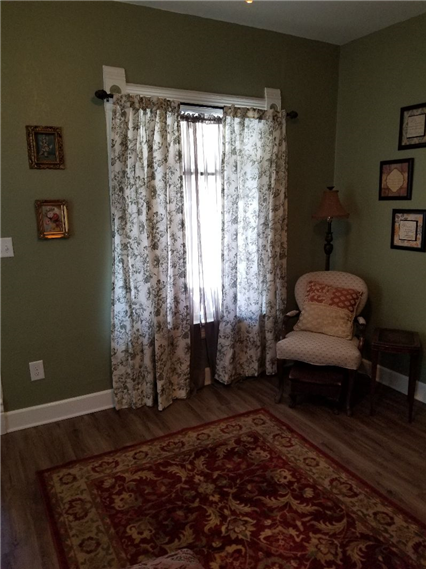 Cute  Cozy Historic District Home - Photo 6