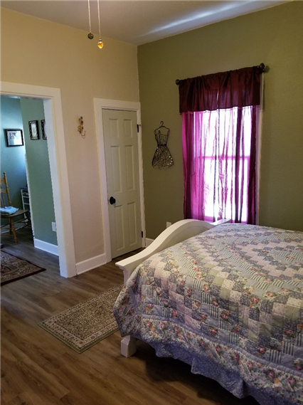 Cute  Cozy Historic District Home - Photo 7